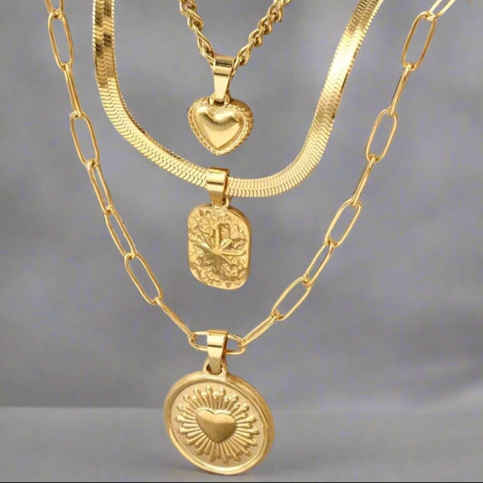 Love Ray Necklace Set